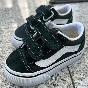 Vans Old Skool Toddler Size 4 in Scarab Green
